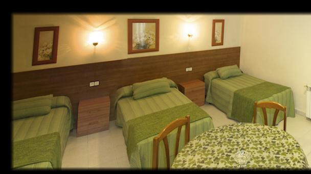 Hostal El Catalan Madryt Pokój zdjęcie