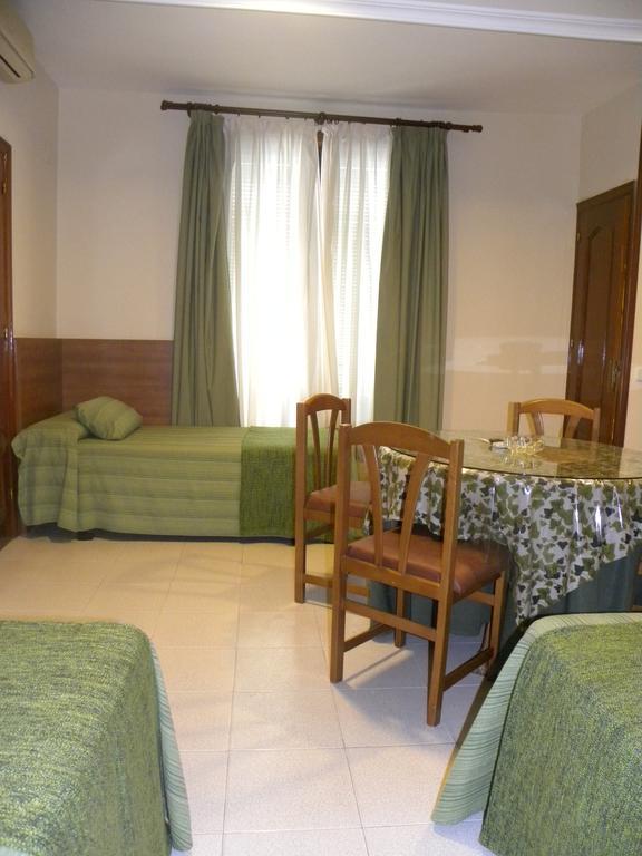 Hostal El Catalan Madryt Pokój zdjęcie