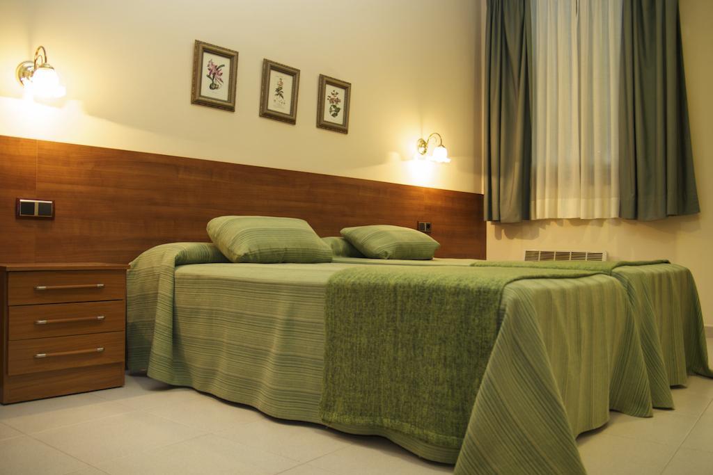 Hostal El Catalan Madryt Pokój zdjęcie